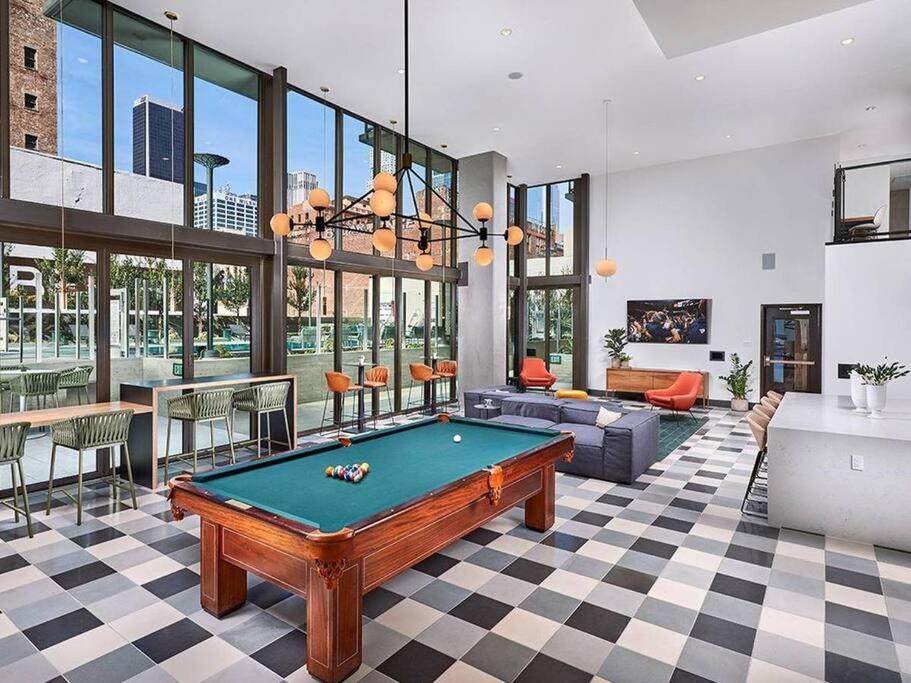 Top Floor High Rise 3 Bed Dtla Skyscraper Penthouse Los Angeles Buitenkant foto